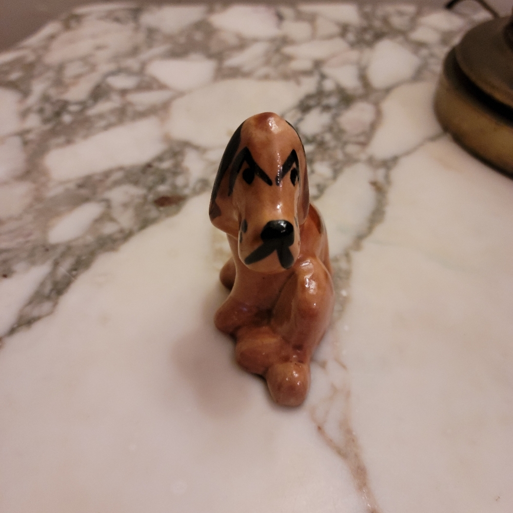 Vintage Grindley Ohio Pottery sitting Hound dog.
